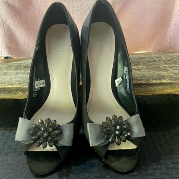 Black and Grey Pumps Size 7 - Picture 1 of 12
